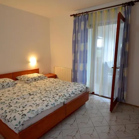 Apartment A5 *